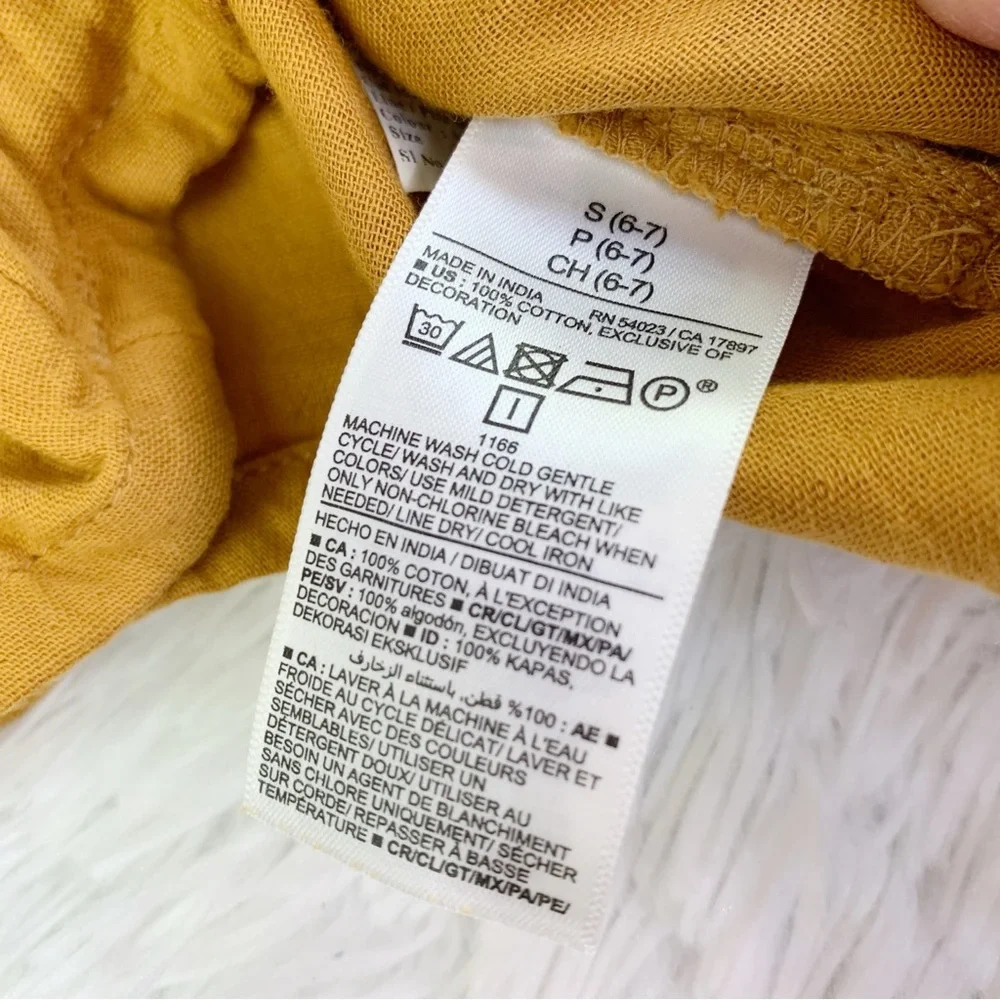 Old Navy girl's size‎ s(6-7) Mustard yellow Romper